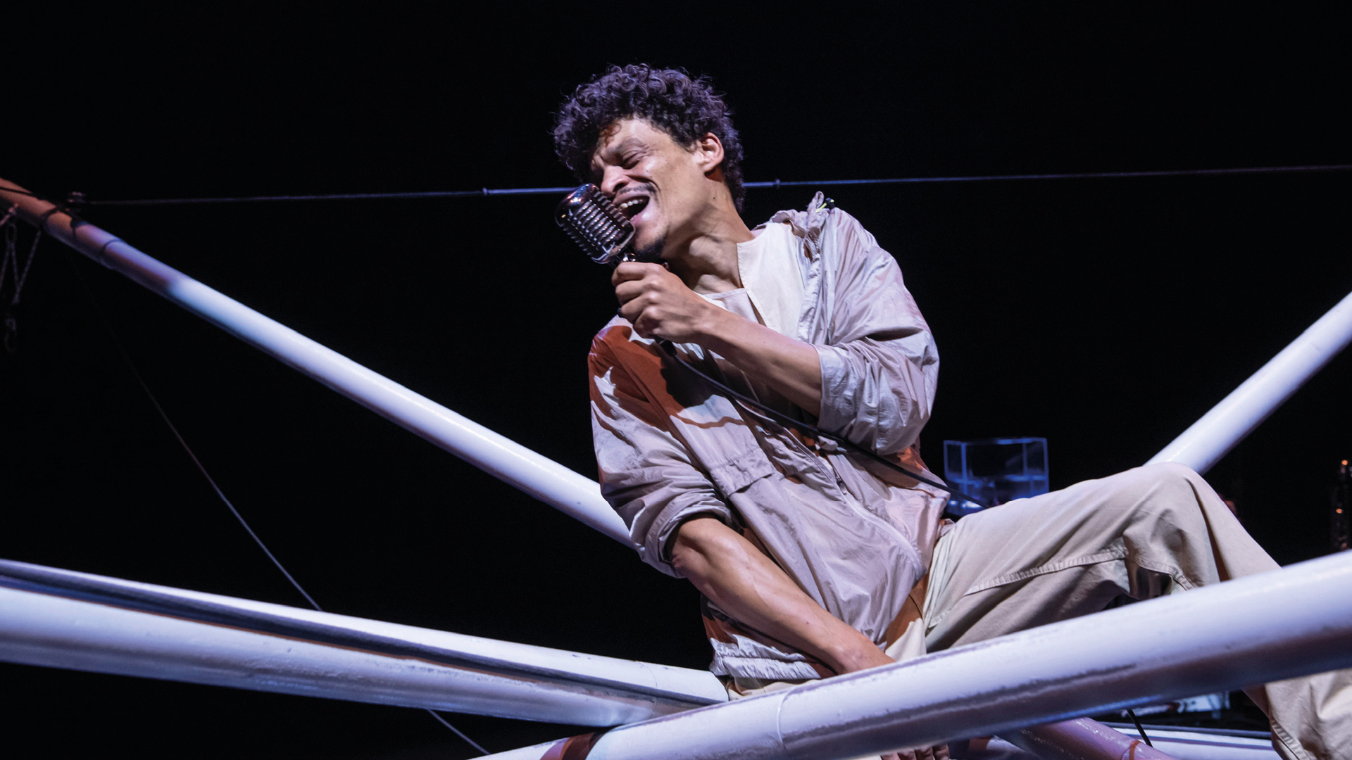 Il venerdì di Mittelfest<br><small>teatro, musica e danza<br>Omaggio a Kafka e in Piazza Duomo la danza </small>